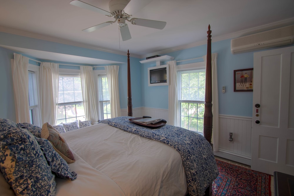 Phineas Swann Inn & Spa - photo 25