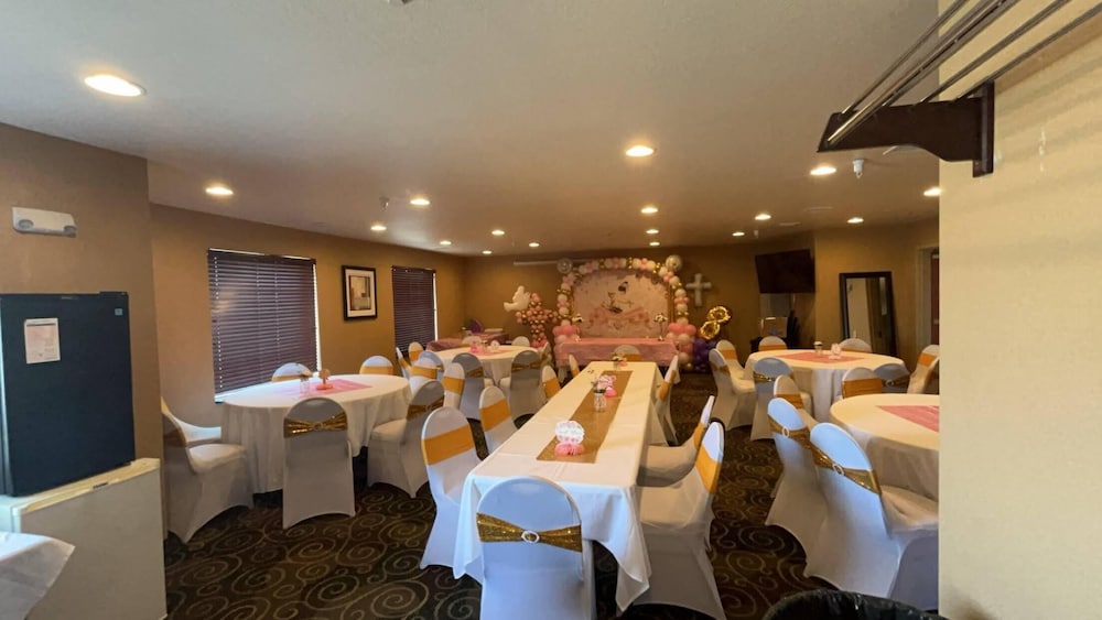 Cobblestone Inn & Suites Schuyler - photo 60