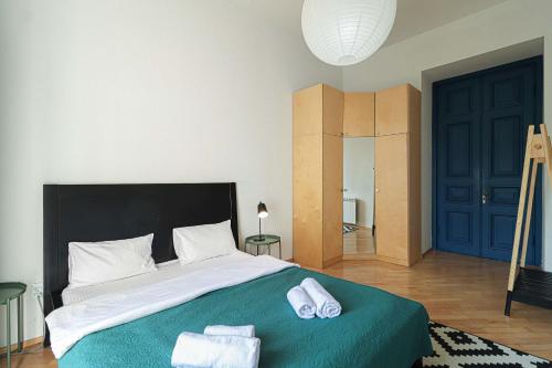 Charming 2BR Near Rooms Hotel By Wehost