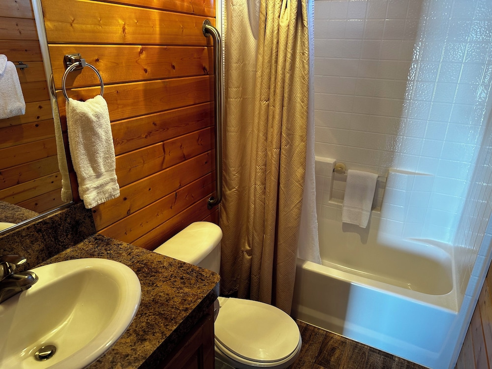 Westport Marina Cottages - photo 56