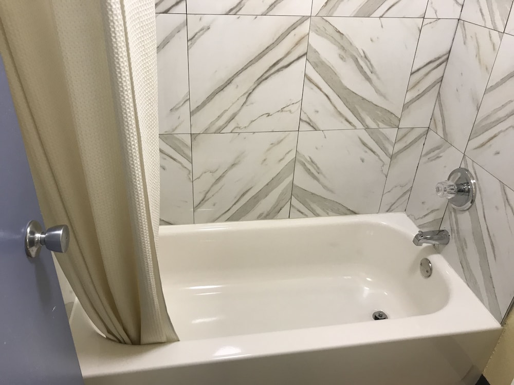 Days Inn by Wyndham Salem - photo 9