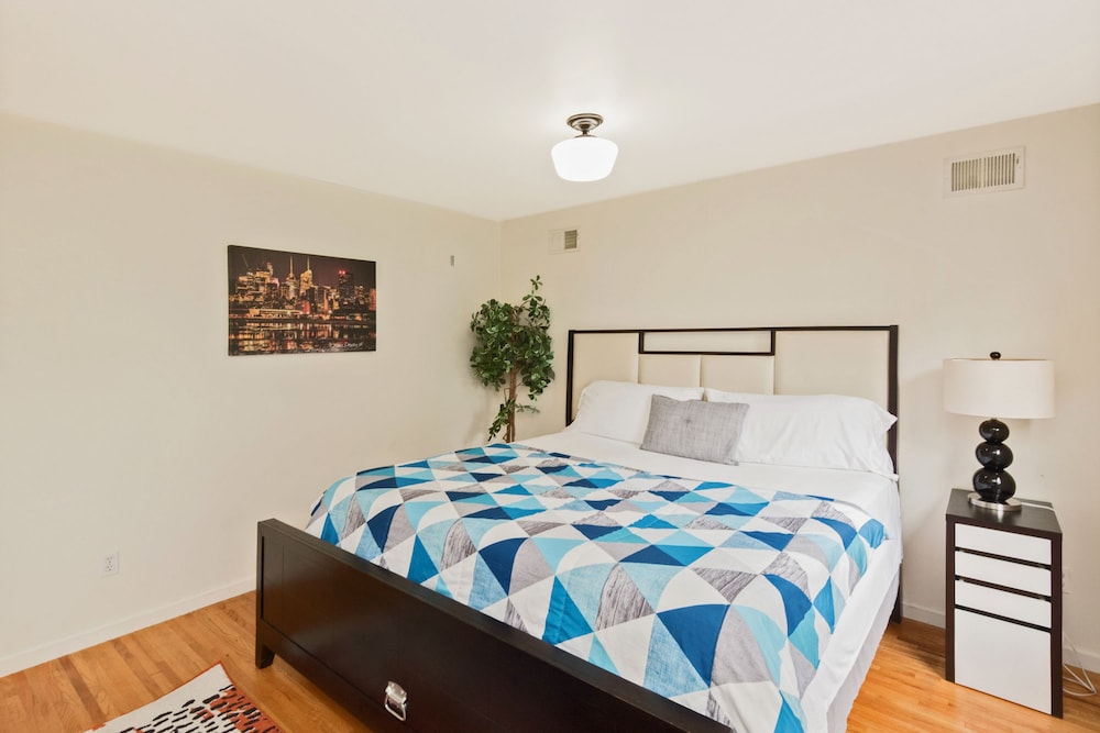 Racpanos Modern Stay on Forrest Street - photo 19