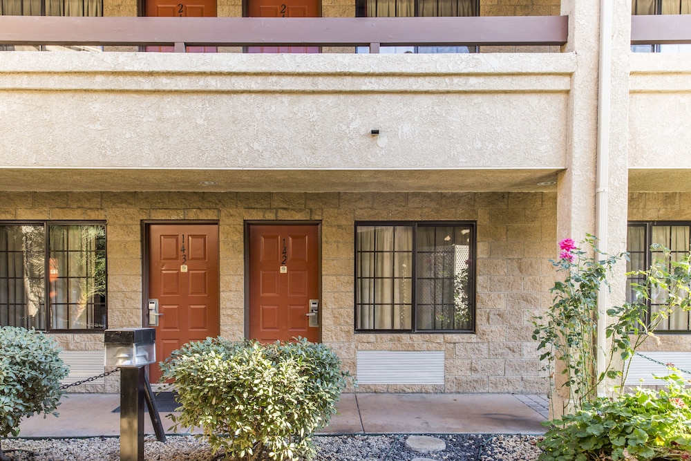 Premier Inns Thousand Oaks - photo 38