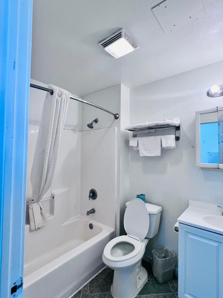 OYO Garden Inn and Suites Pearsall I 35 East - photo 21