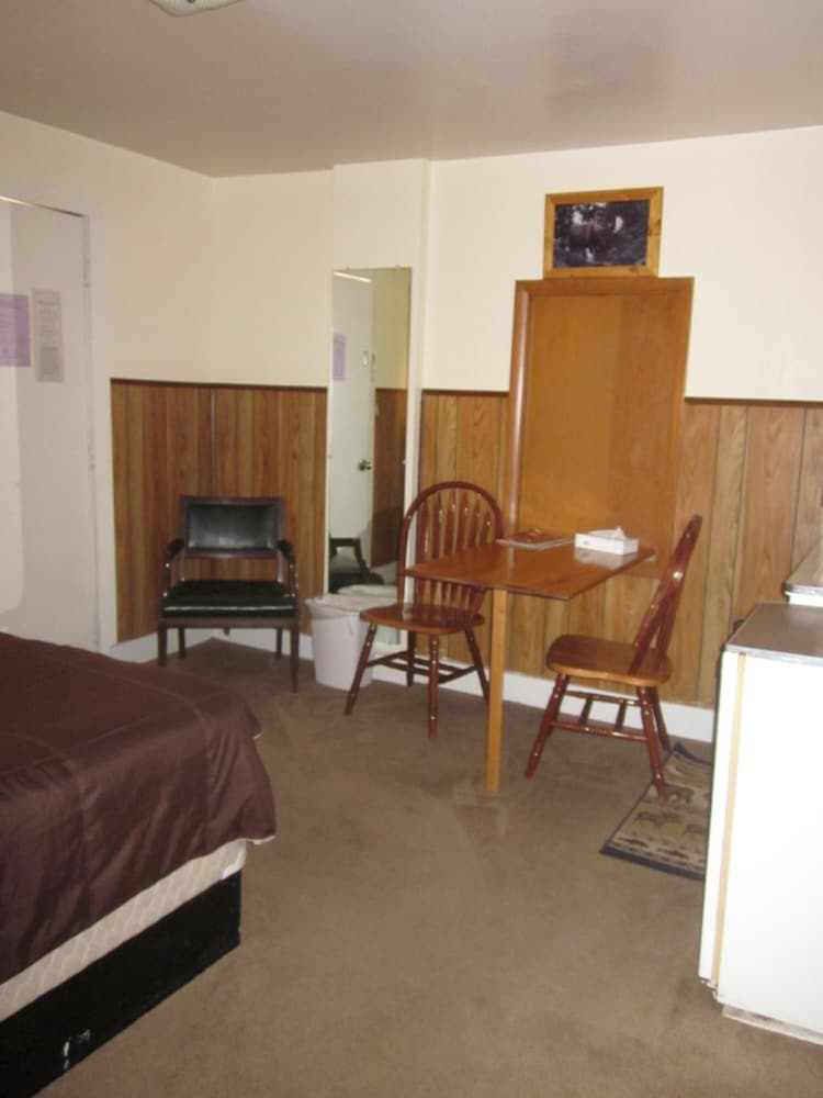 Paintbrush Inn Thermopolis - photo 15