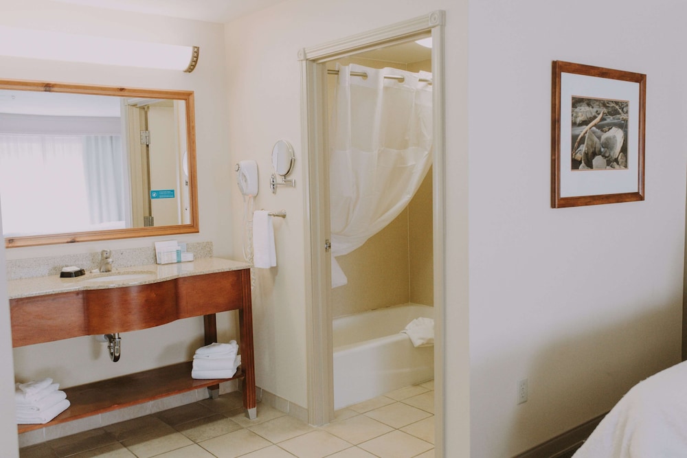 Hampton Inn & Suites Green River - photo 30