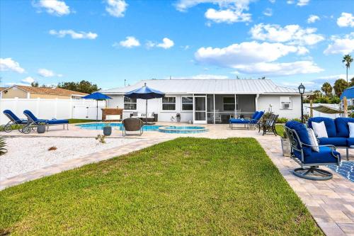 Royal Blue Dreams flexible rental near Anna Maria Island — 4-Star Luxury Hotel in Bradenton, United States
