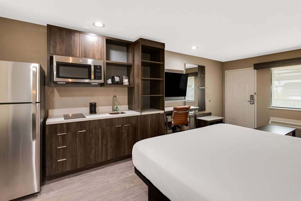 Best Western La Place Inn - photo 11