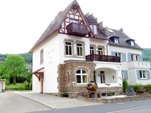Alkener Villa — 5-Star Luxury Hotel in Lof, Germany