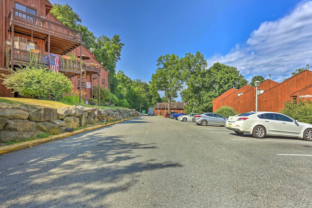 Sun Lit Vernon Condo Less Than 2 Mi to Ski Resort - photo 25