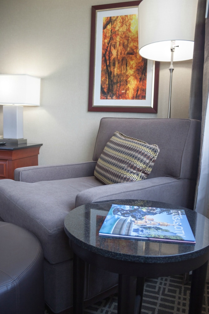 DoubleTree by Hilton Kansas City Overland Park - photo 8
