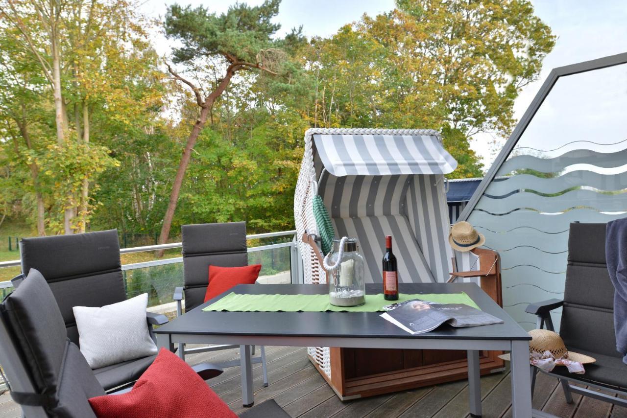 Urlaubsinsel — 4-Star Luxury Hotel in Wiek, Germany
