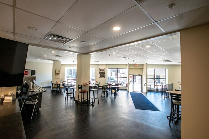 Rochester Hotel - photo 10