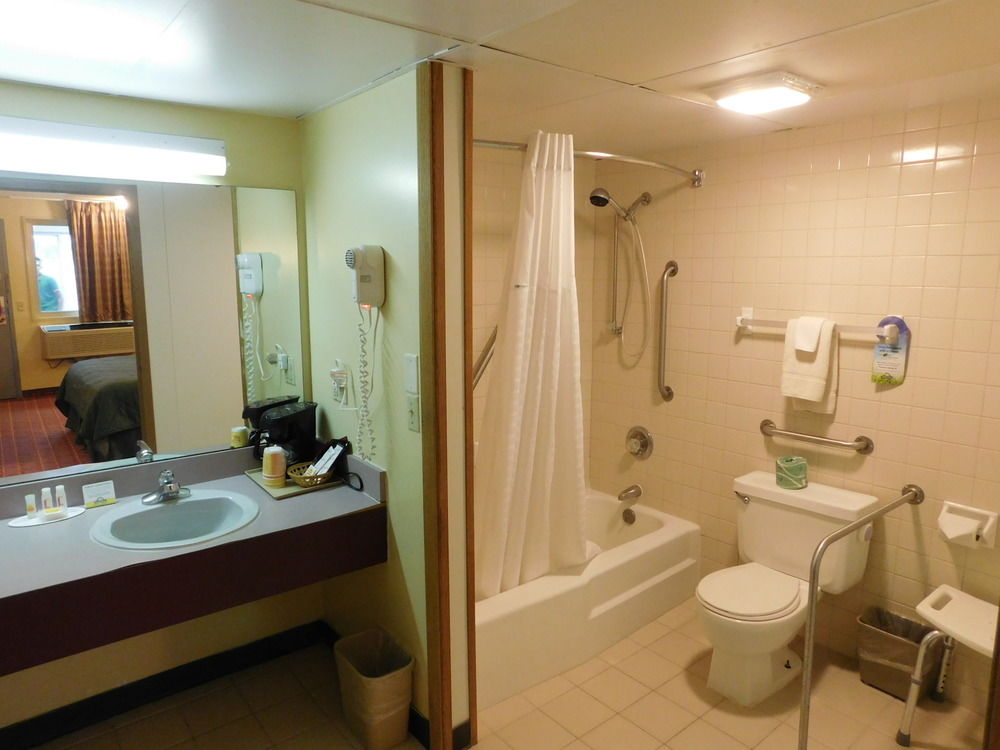 Days Inn Williamsburg - photo 21