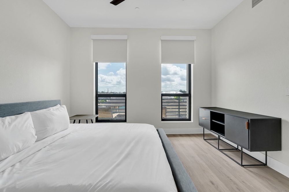 Latitude Apartments — 4-Star Luxury Hotel in Metairie, United States