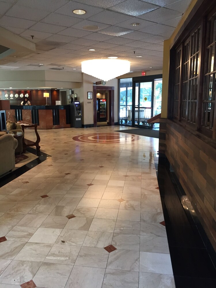 Holiday Inn Somerset - photo 3