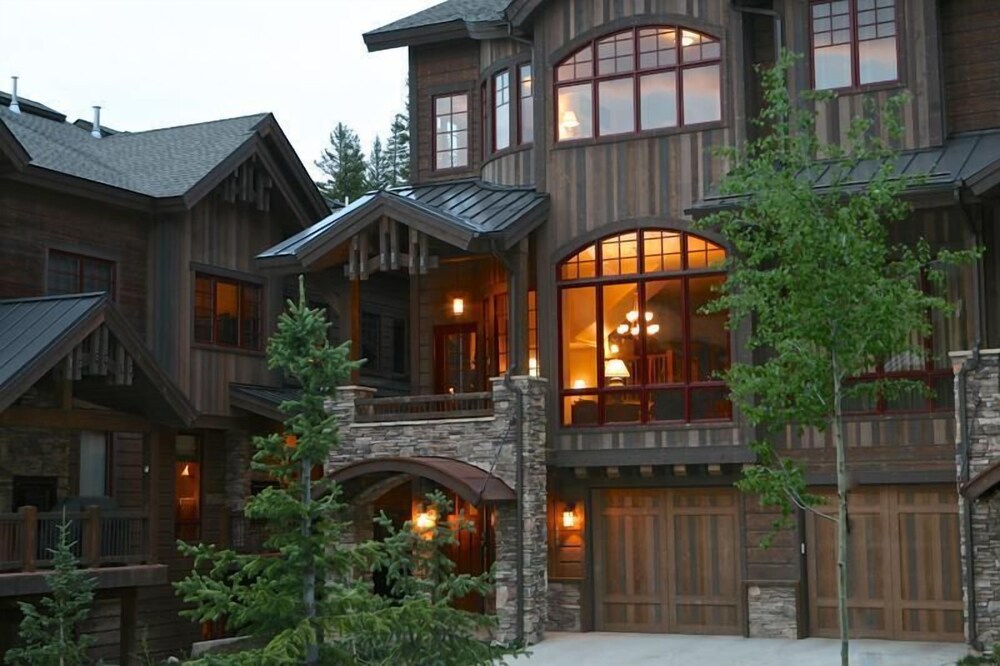 Base Camp 480 4 Bedroom Holiday Home by Winter Park Lodging Company — 4-Star Luxury Hotel in Winter Park, United States