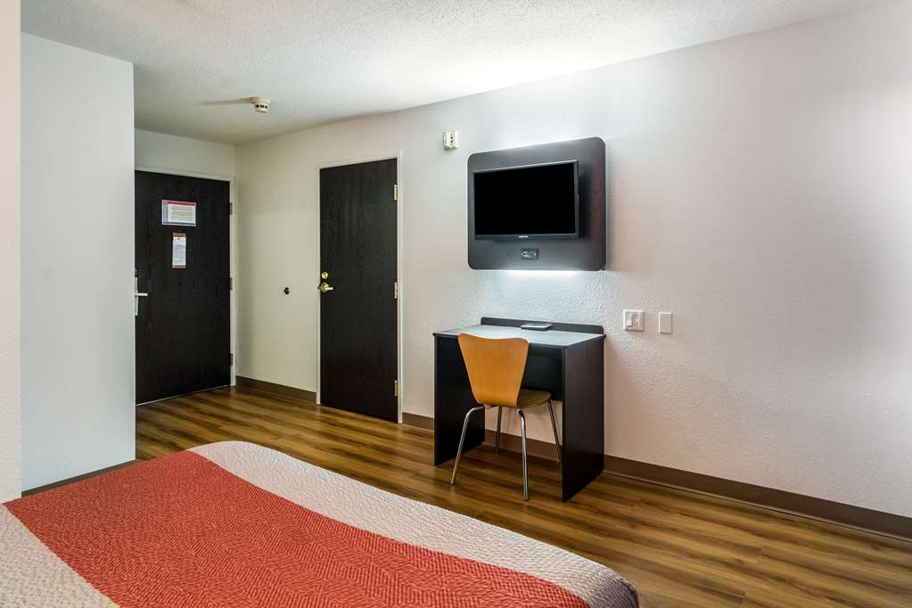 Motel 6 Harvey IL - photo 8