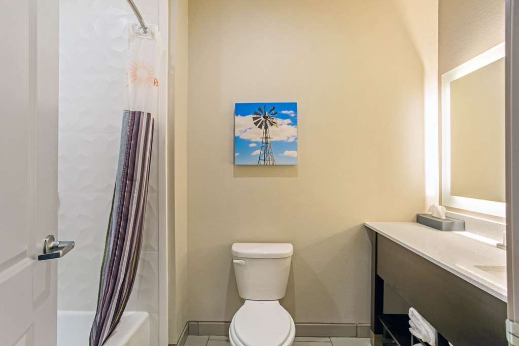 La Quinta Inn & Suites by Wyndham Sweetwater East - photo 21