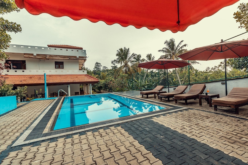 Villa Talpe 4 Half Board Rooms and Massage Pool — 4-Star Luxury Hotel in Unawatuna, Sri Lanka