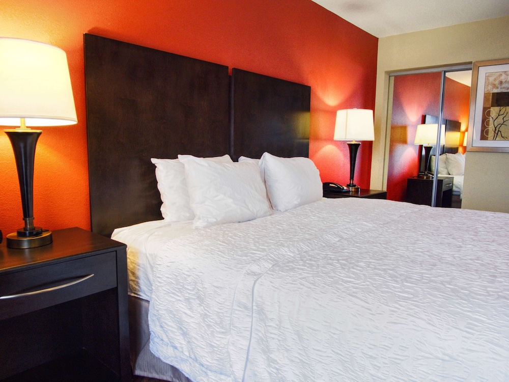 Hampton Inn & Suites Elk City - photo 9