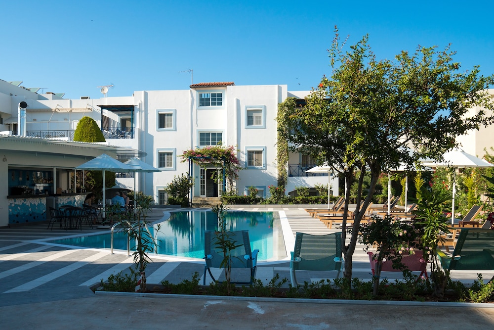 Evdokia Suites — 4-Star Luxury Hotel in Kato Gouves, Greece