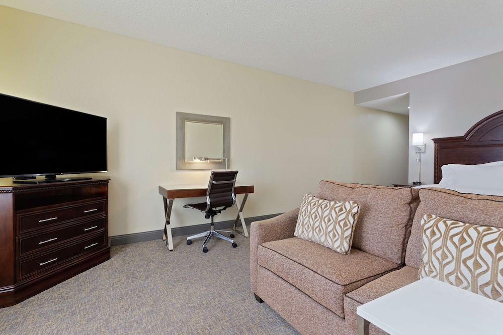 Hampton Inn & Suites Wellington - photo 8