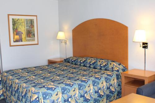 Economy Inn Watsonville - photo 18
