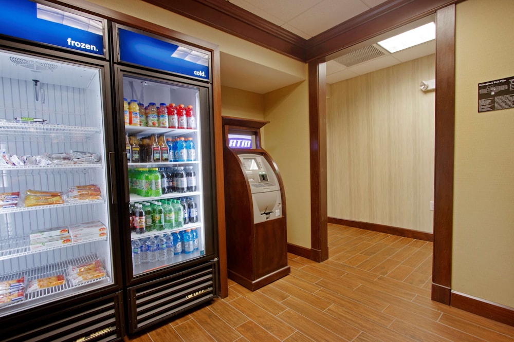 Hampton Inn Bangor - photo 40