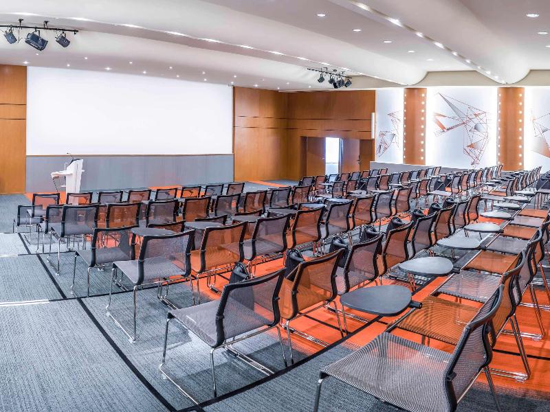 Novotel Paris Rueil Malmaison — 4-Star Luxury Hotel in Rueil-Malmaison, France