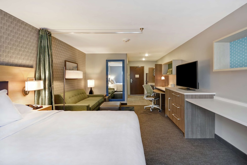 Home2 Suites by Hilton Grand Rapids North - photo 18