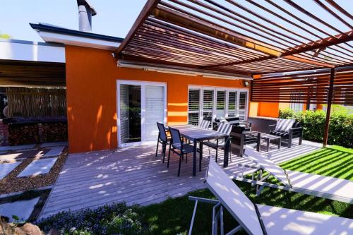 Garten Wohnung mit Pool 2 Schlafzimmer