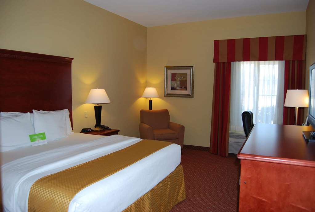 La Quinta Inn & Suites by Wyndham Fairfield TX - photo 16