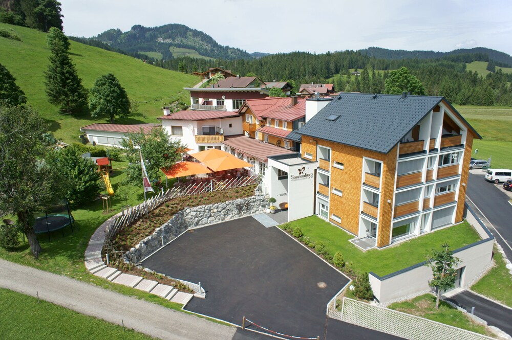 Genuss & Aktivhotel Sonnenburg — 4-Star Luxury Hotel in Mittelberg, Austria