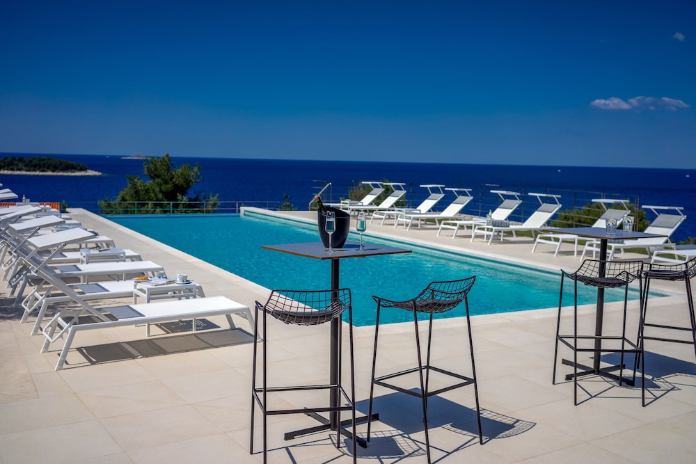 Golden Rays Luxury Apartments — 5-Star Luxury Hotel in Primosten, Croatia