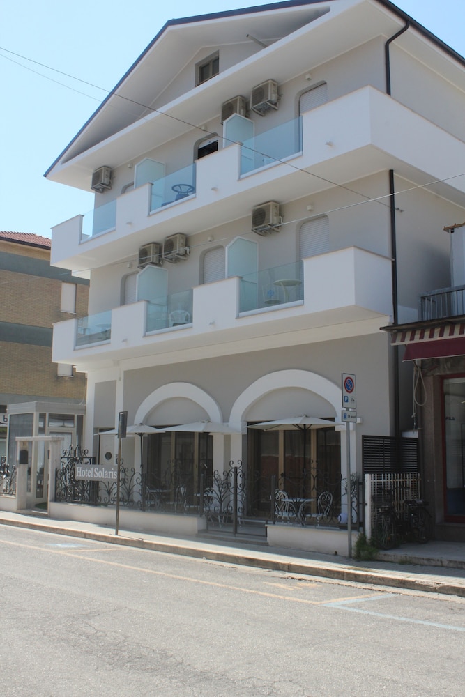 Hotel Solaris — hotel in Giulianova