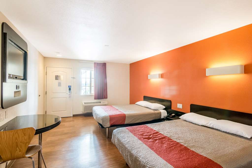Motel 6 Bell Gardens - photo 12