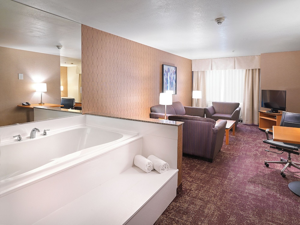 Crystal Inn Hotel & Suites West Valley City - photo 8