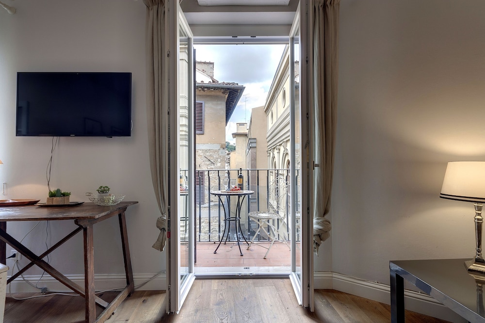Nori Apartment by Mamo Florence — 4-Star Luxury Hotel in Florence, Italy