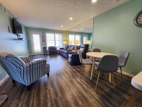 North Shore Inn TC 102 in Traverse City, United States