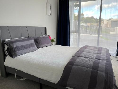 Totara Vale Free Coffee parking and wifi near Glenfield Mall and highway 18 1 — 4-Star Luxury Hotel in Auckland, New Zealand