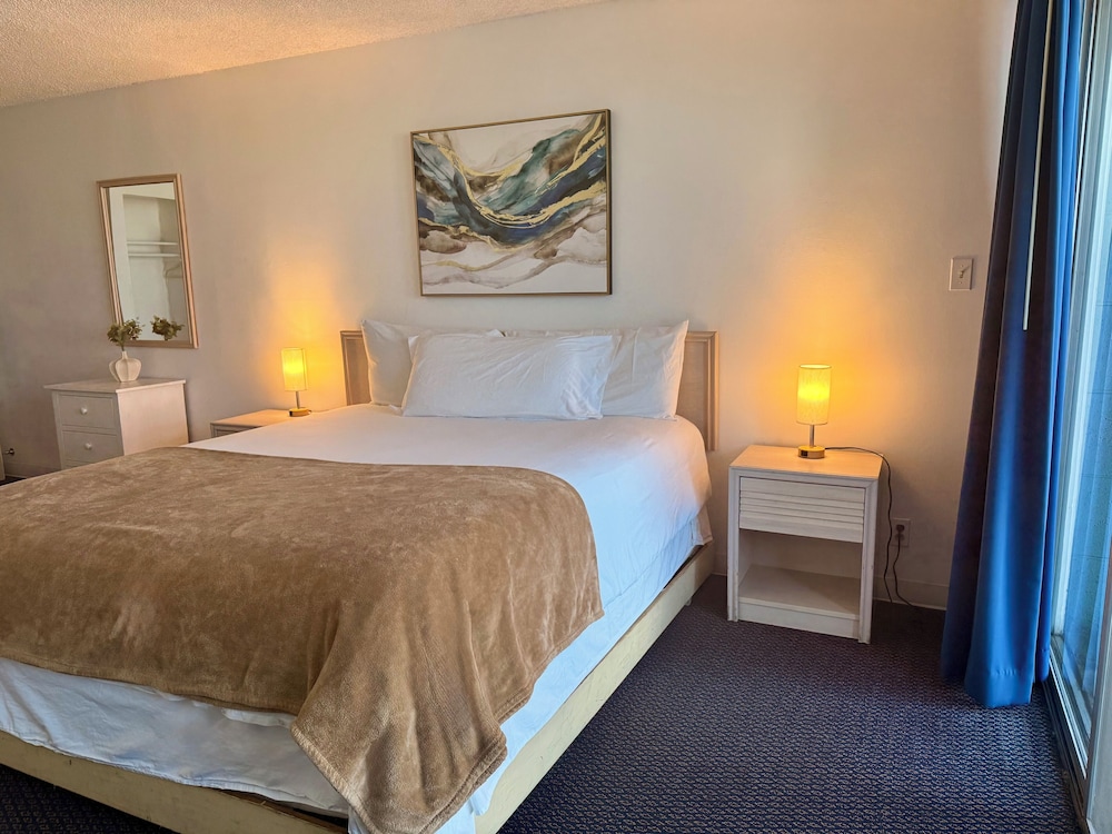 Foghorn Harbor Inn - photo 36