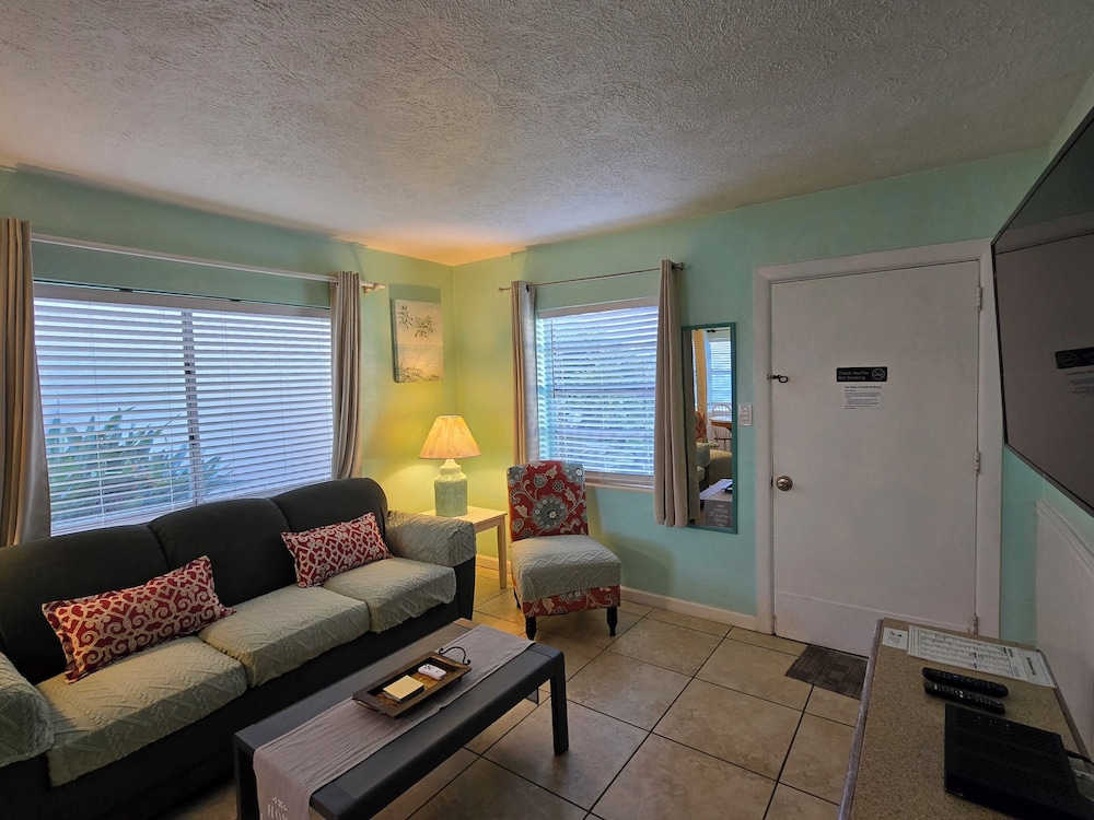 Sea Scape Oceanfront Motel - photo 15