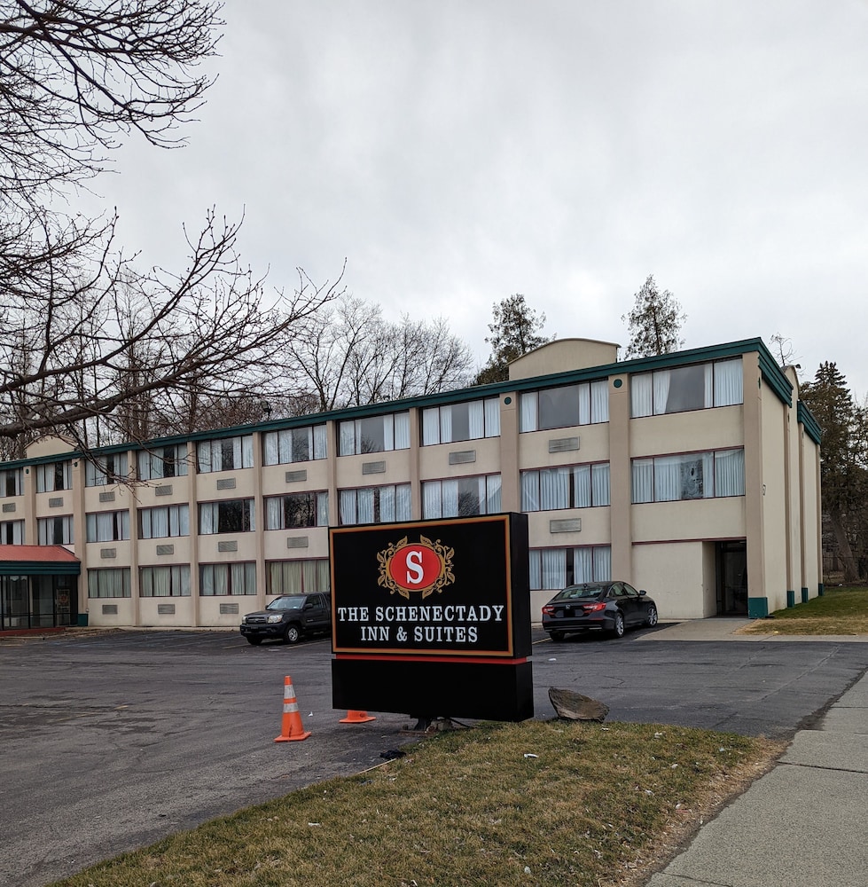 Schenectady Inn & Suites - photo 16
