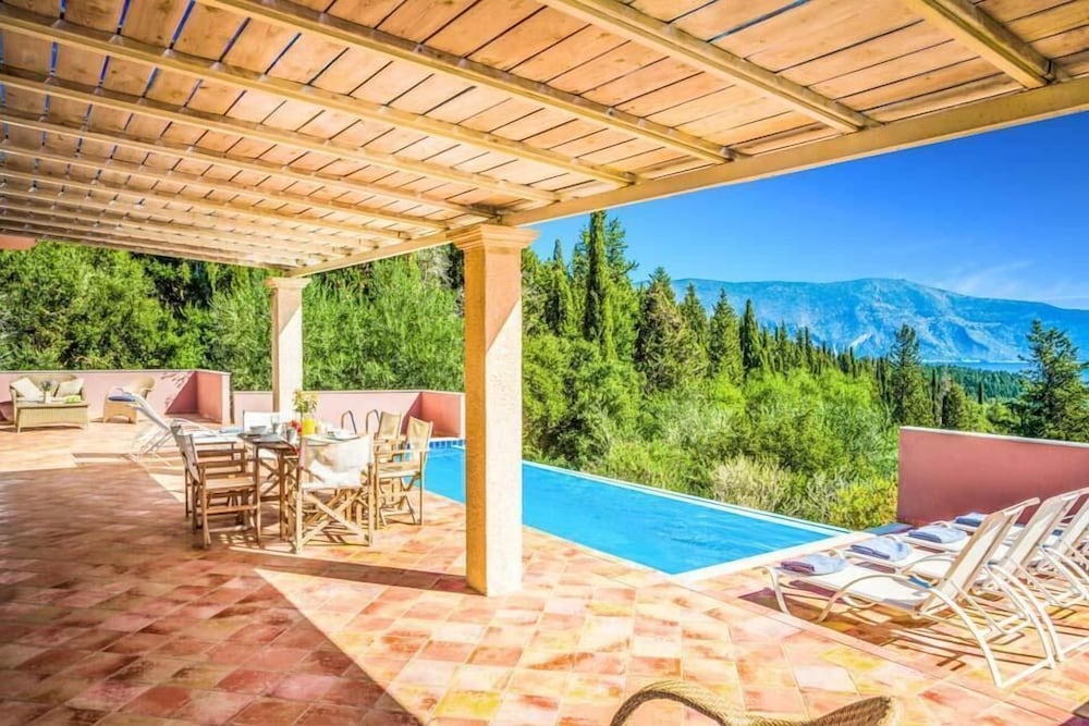 Villa Pelagos — 4-Star Luxury Hotel in Kefalonia, Greece