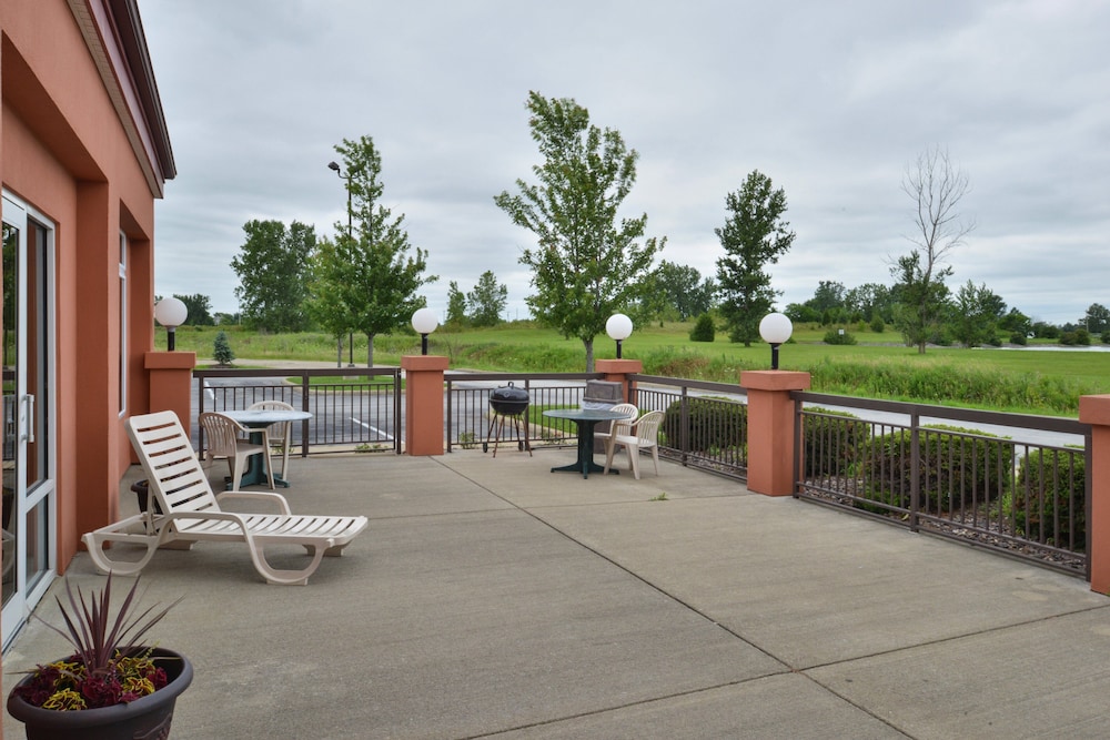 Red Roof Inn Clyde - photo 25
