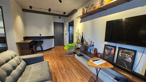 Flat Hotel Proximo metro Moema SP uh76 in Sao Paulo, Brasil