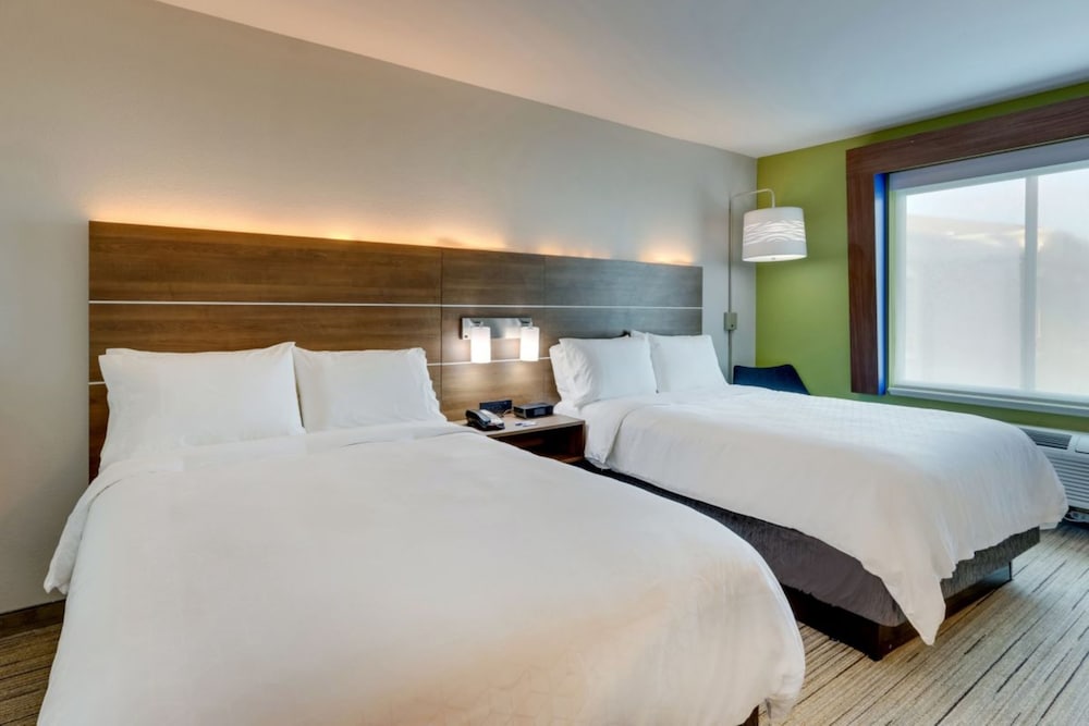 Holiday Inn Express Hotel and Suites Mankato East by IHG - photo 30