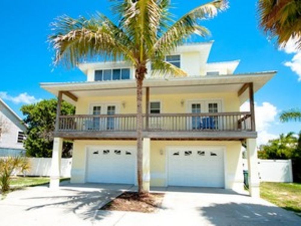 Heavenly Holly in Anna Maria, United States