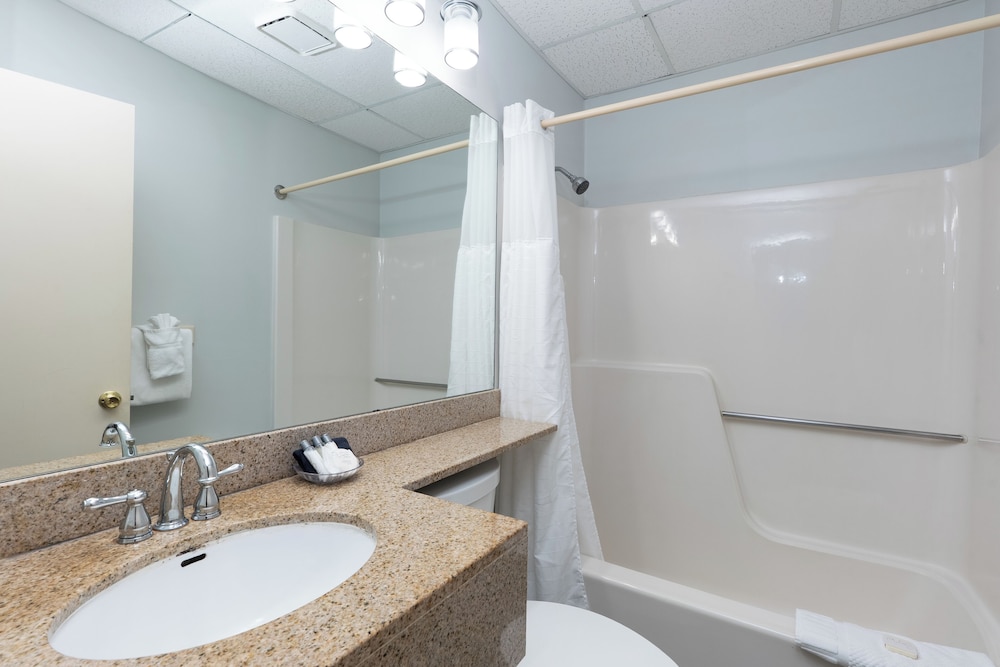 Boothbay Harbor Inn - photo 62